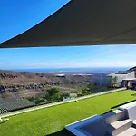 فيلة Blue Horizon By Monte Leon