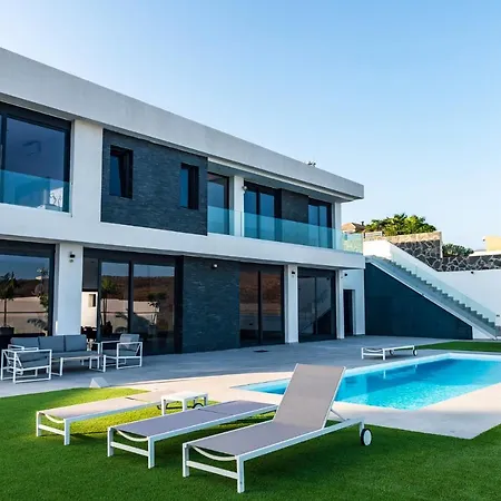 Villa Blue Horizon By Monte Leon *