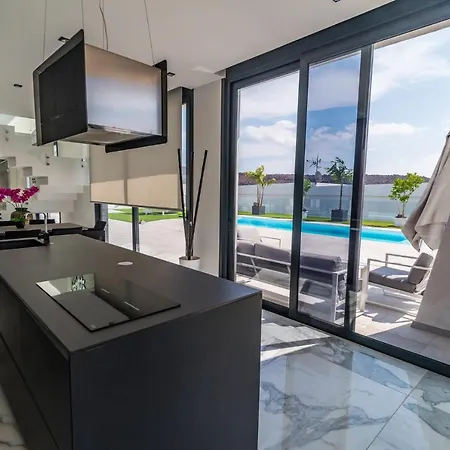 Blue Horizon By Monte Leon * 马斯帕洛马斯