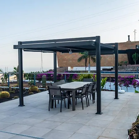 Blue Horizon By Monte Leon Willa *