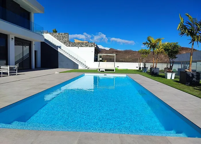 Blue Horizon By Monte Leon