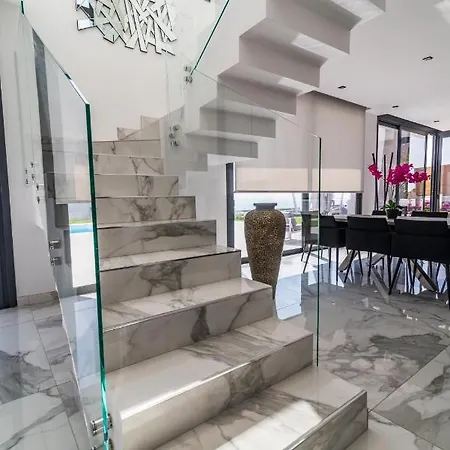 Blue Horizon By Monte Leon * マスパロマス