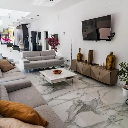 Blue Horizon By Monte Leon * マスパロマス