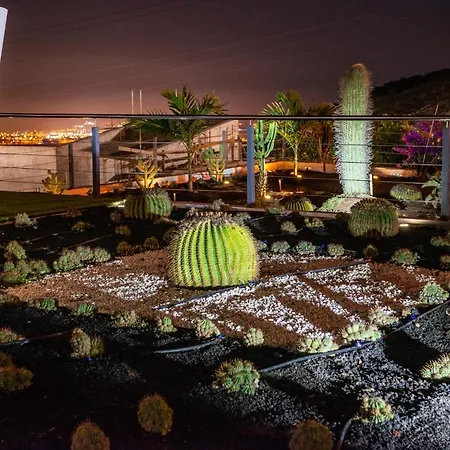 Blue Horizon By Monte Leon マスパロマス