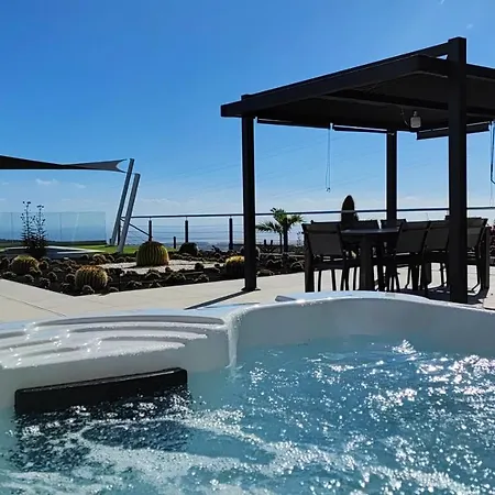 Blue Horizon By Monte Leon ヴィラ