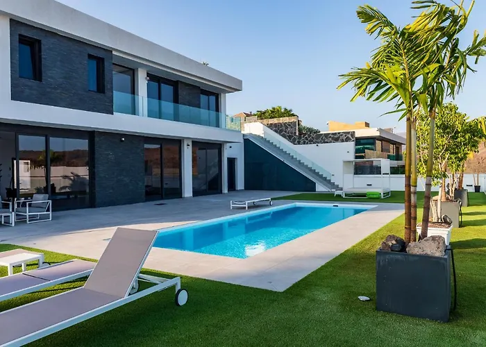 Villa Blue Horizon By Monte Leon *