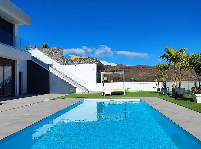 Blue Horizon By Monte Leon Villa *